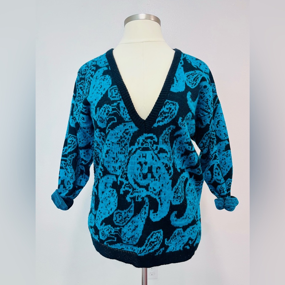 VTG 1980s Teal + Black Patterned V-Neck Sweater